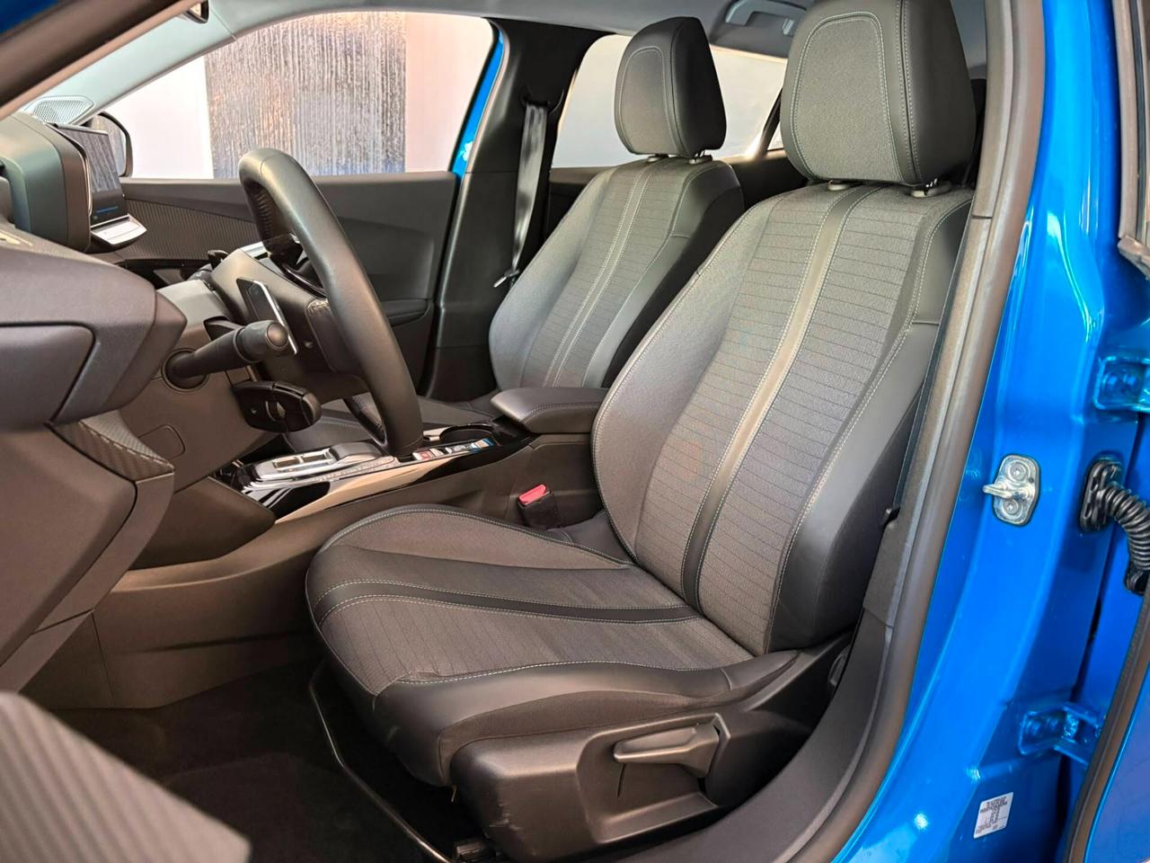 Peugeot 2008 1.5 EAT8 Allure - 2022