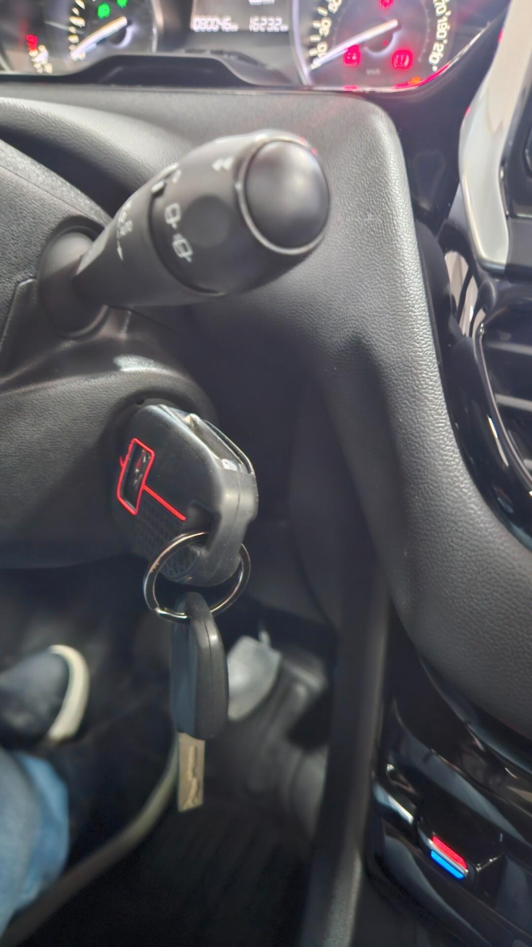 Peugeot 208 PureTech 82 5 porte Allure