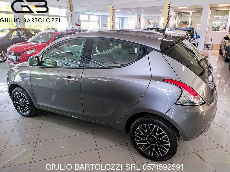 Lancia Ypsilon 1.0 FireFly 5 porte S&S Hybrid Platino