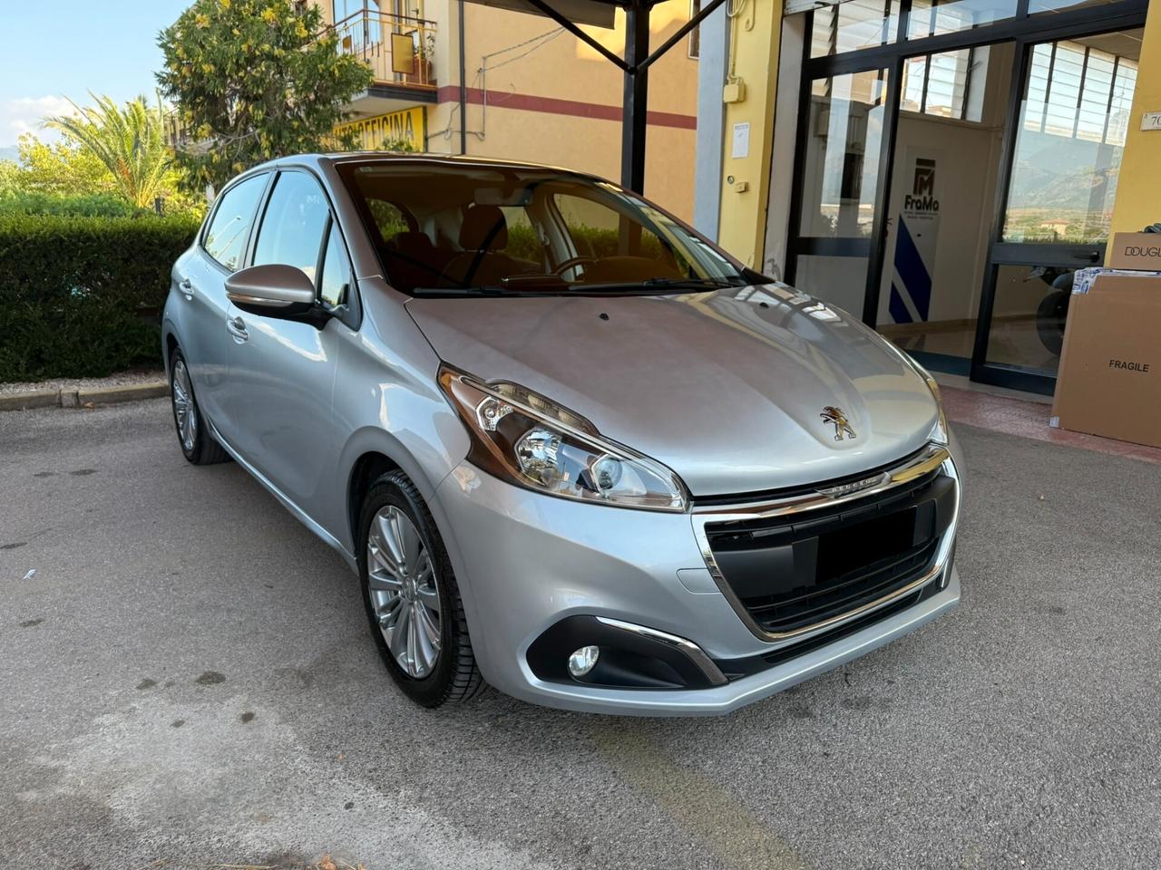 Peugeot 208 PureTech 82 5 porte Allure