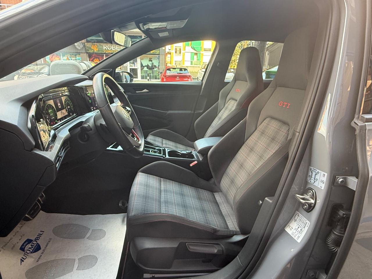 Volkswagen Golf GTI 2.0 TSI DSG PERFORMANCE