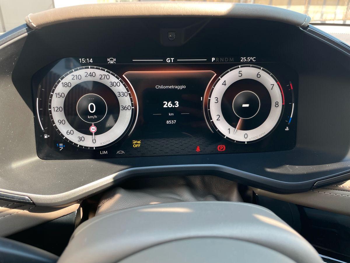 ASTON MARTIN DBX707 4.0