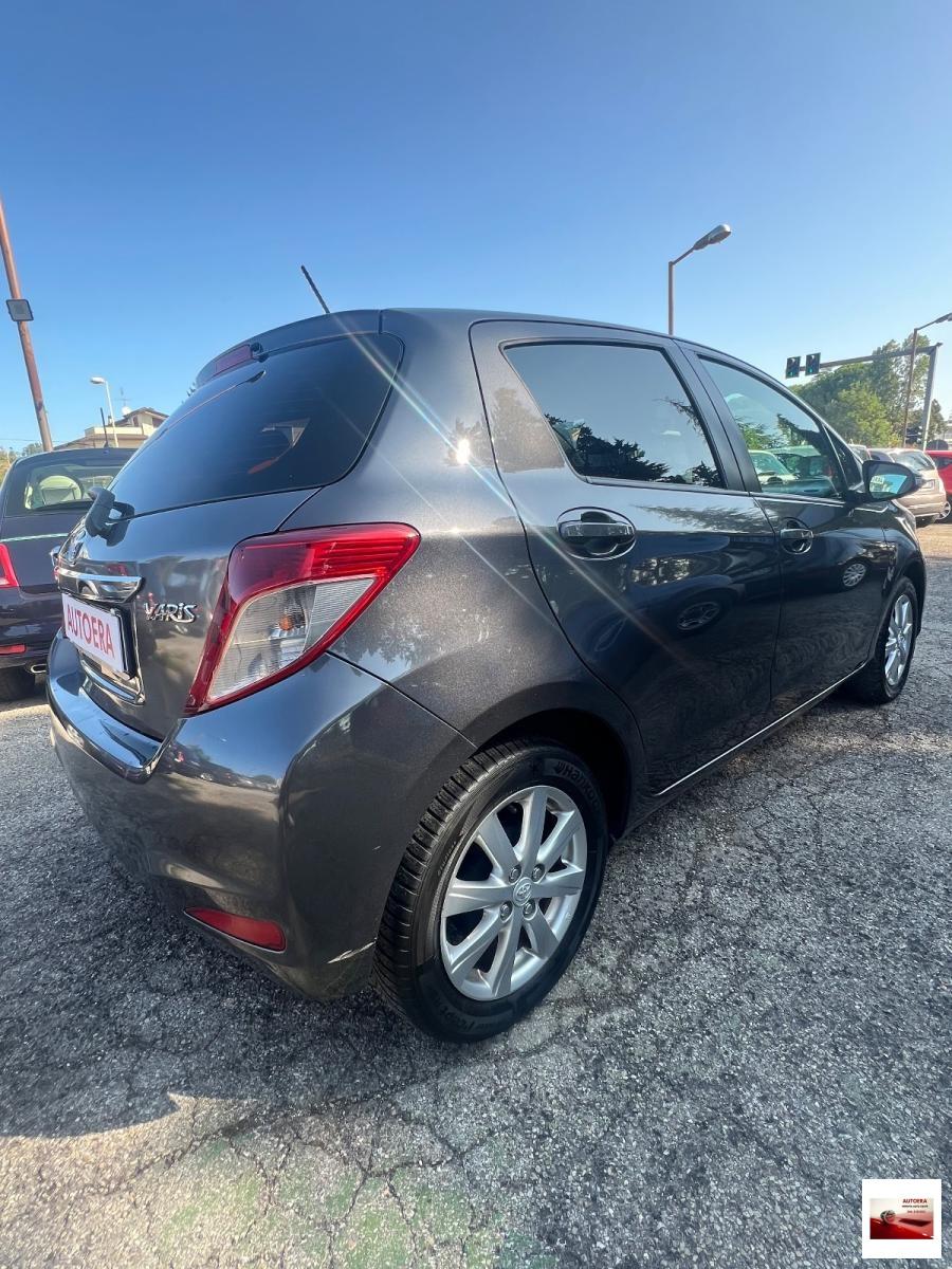 TOYOTA - Yaris - 1.0 5 porte Lounge