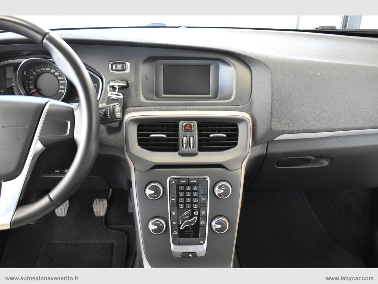 VOLVO V40 D2 1.6 Summum