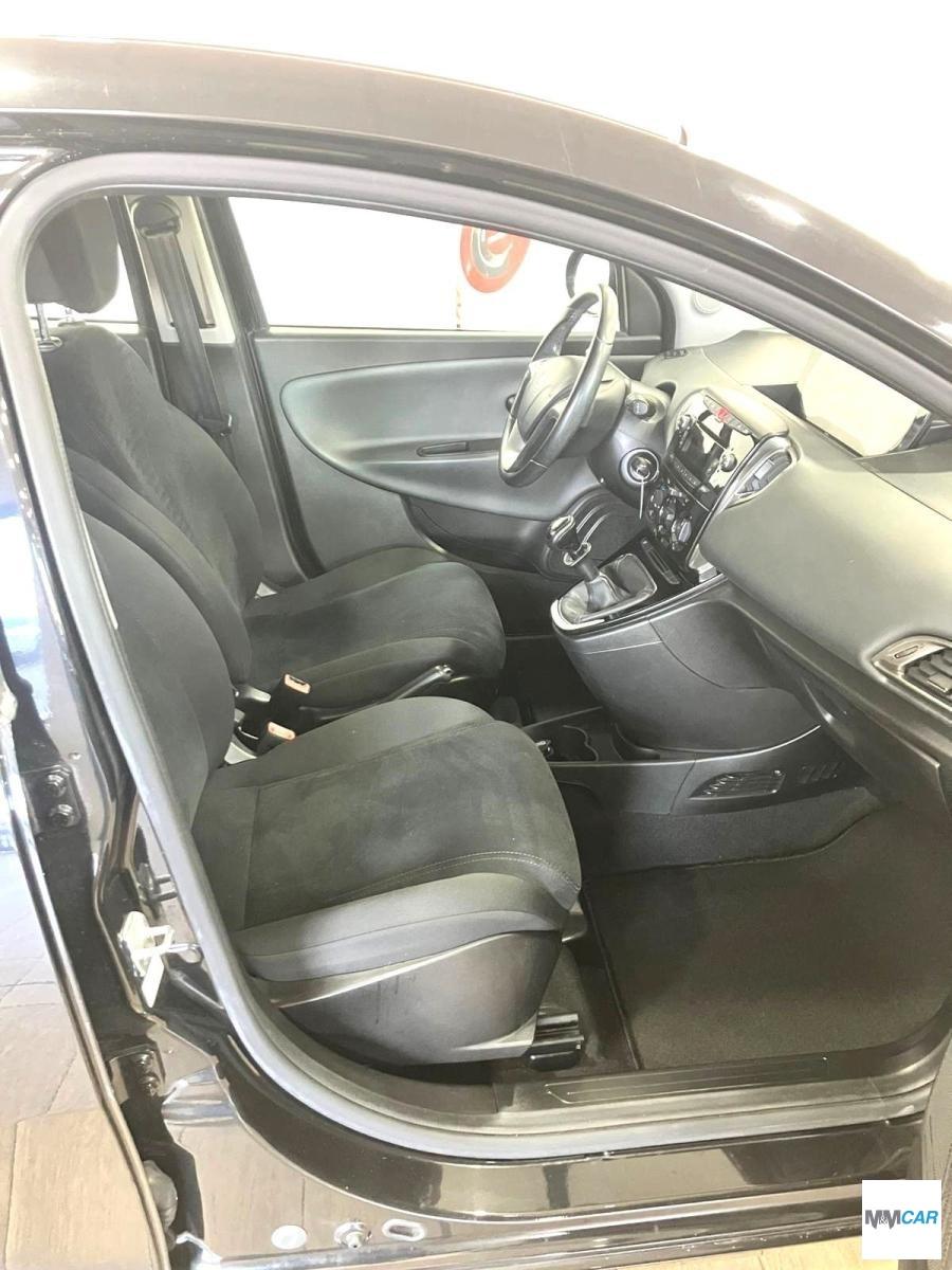 LANCIA - Ypsilon - 1.2 69 CV 5 porte Gold