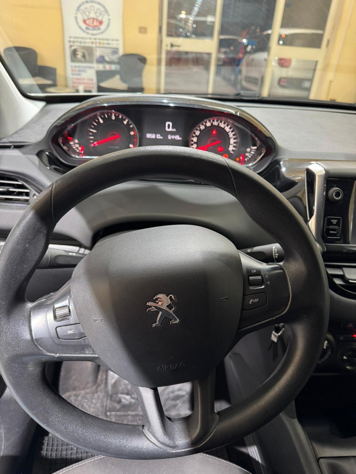 Peugeot 208 1.4 HDi 68 CV 5 porte Allure