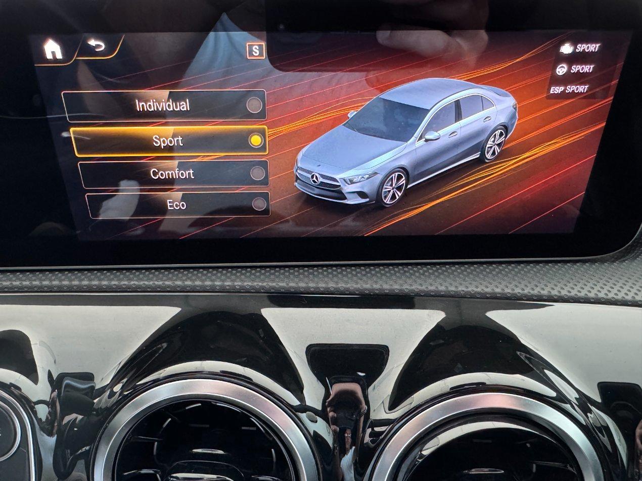 Mercedes A 180 D Sedan Amg Premium Auto Stupenda