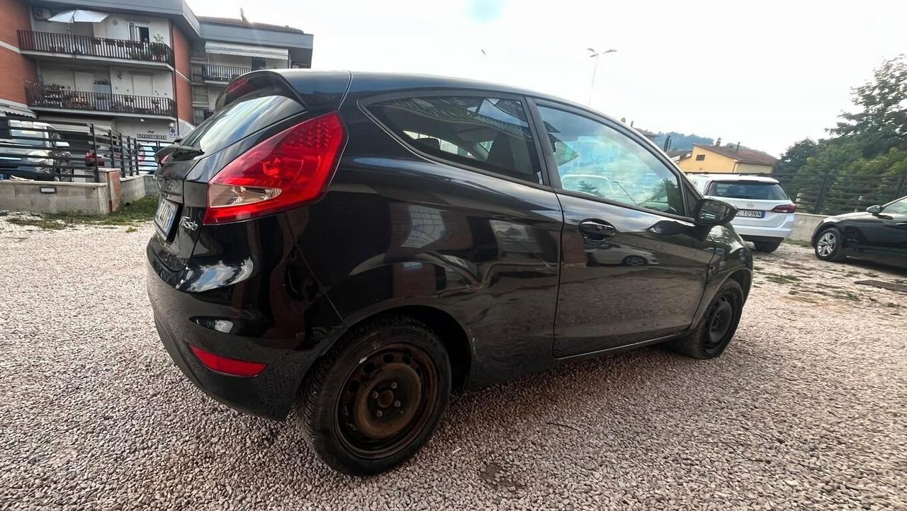 Ford Fiesta 1.4 TDCi 68CV 3 porte Titanium