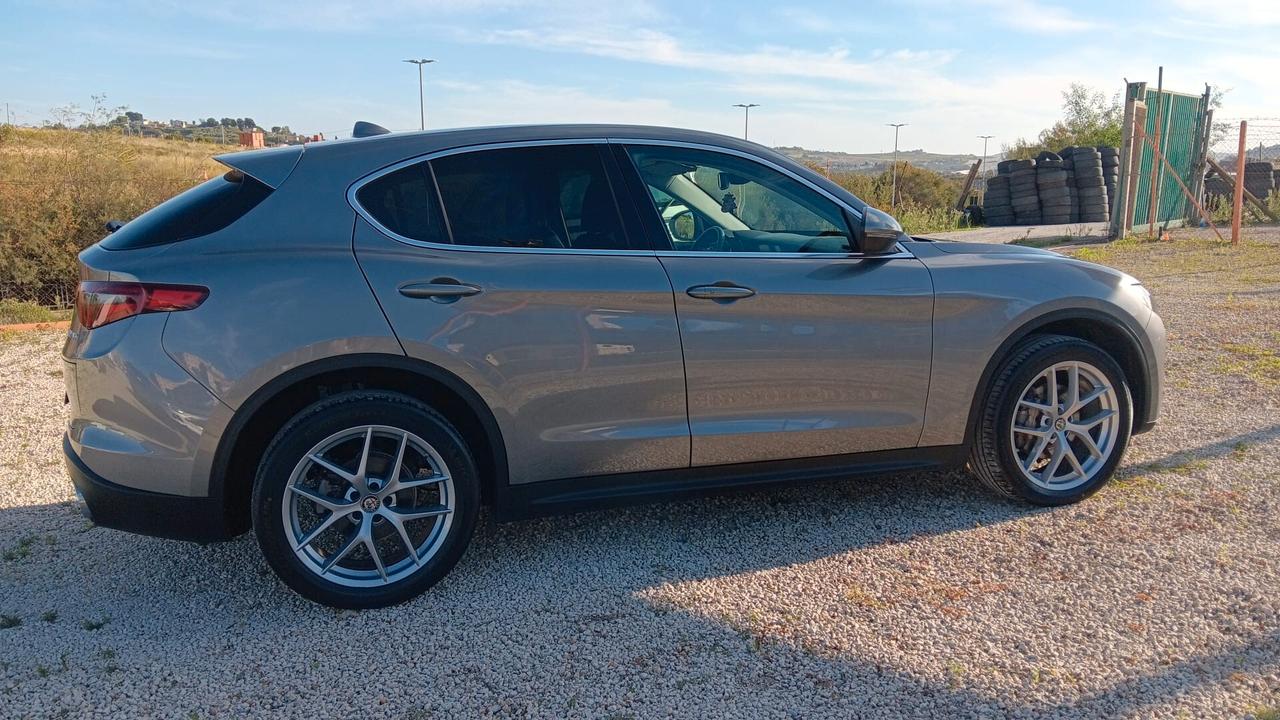 Alfa Romeo Stelvio 2.2 Turbodiesel 210 CV AT8 Q4 Business