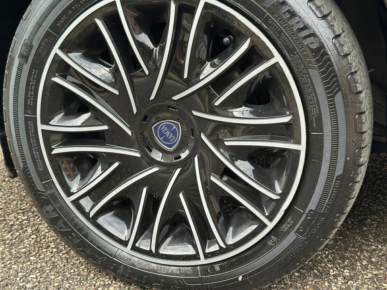 Lancia Ypsilon 1.2 69 CV 5 porte GPL Ecochic Gold