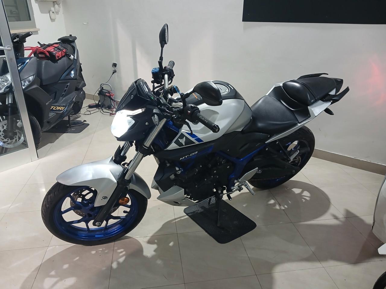 Yamaha MT-03 Naked