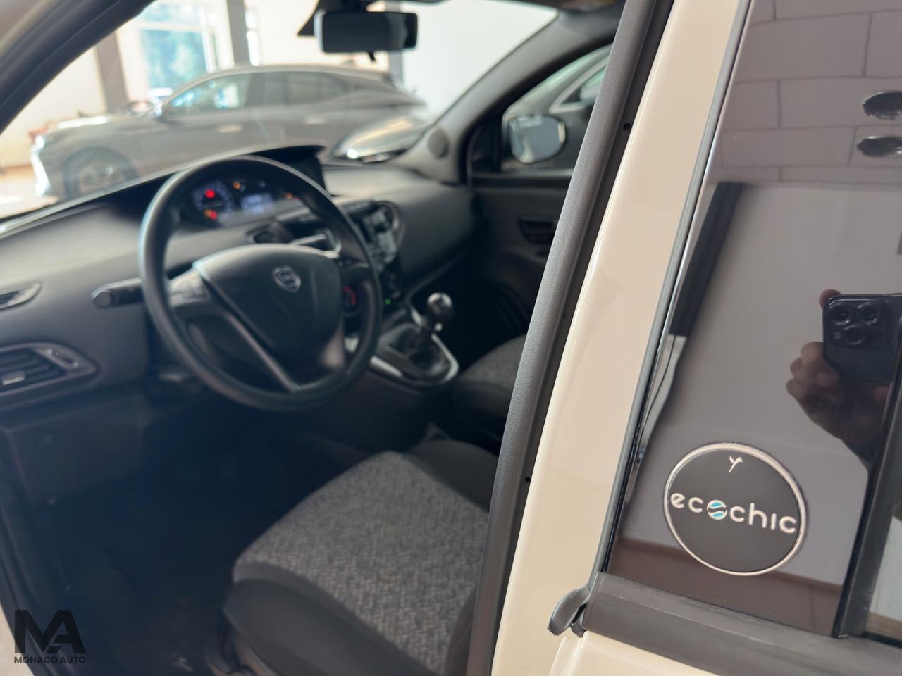 Lancia Ypsilon 1.0 FireFly Hybrid 70CV 2020