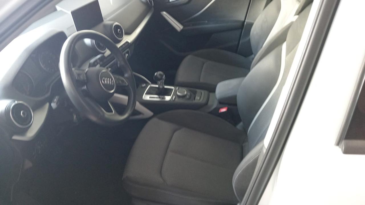 Audi Q2 30 TDI Business
