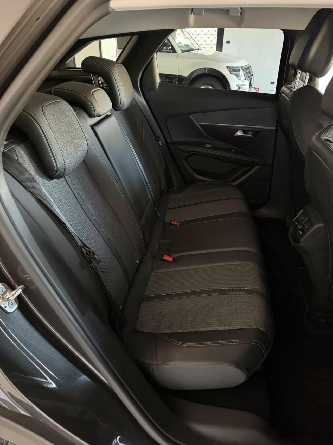Peugeot 3008 BlueHDi 130 S&S EAT8 Allure Pack