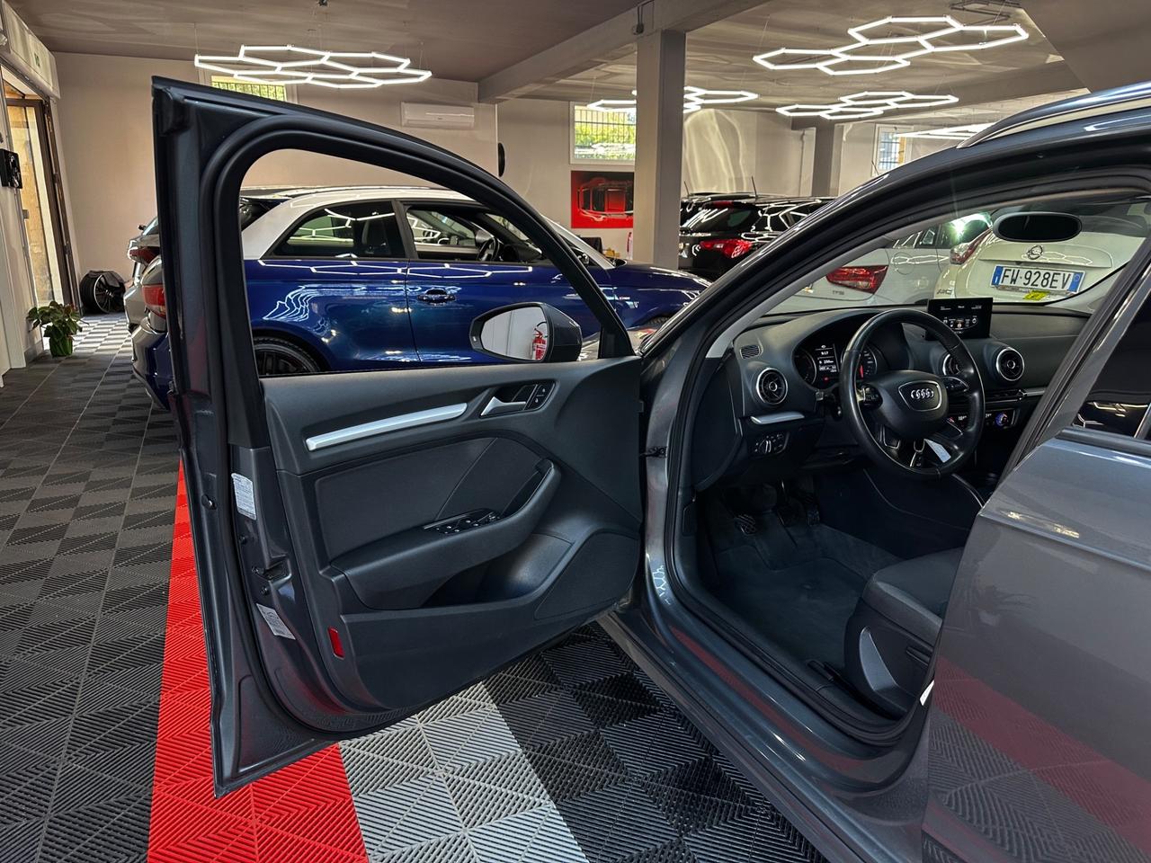 Audi A3 1.6 TDI Attraction - FABIANOAUTO