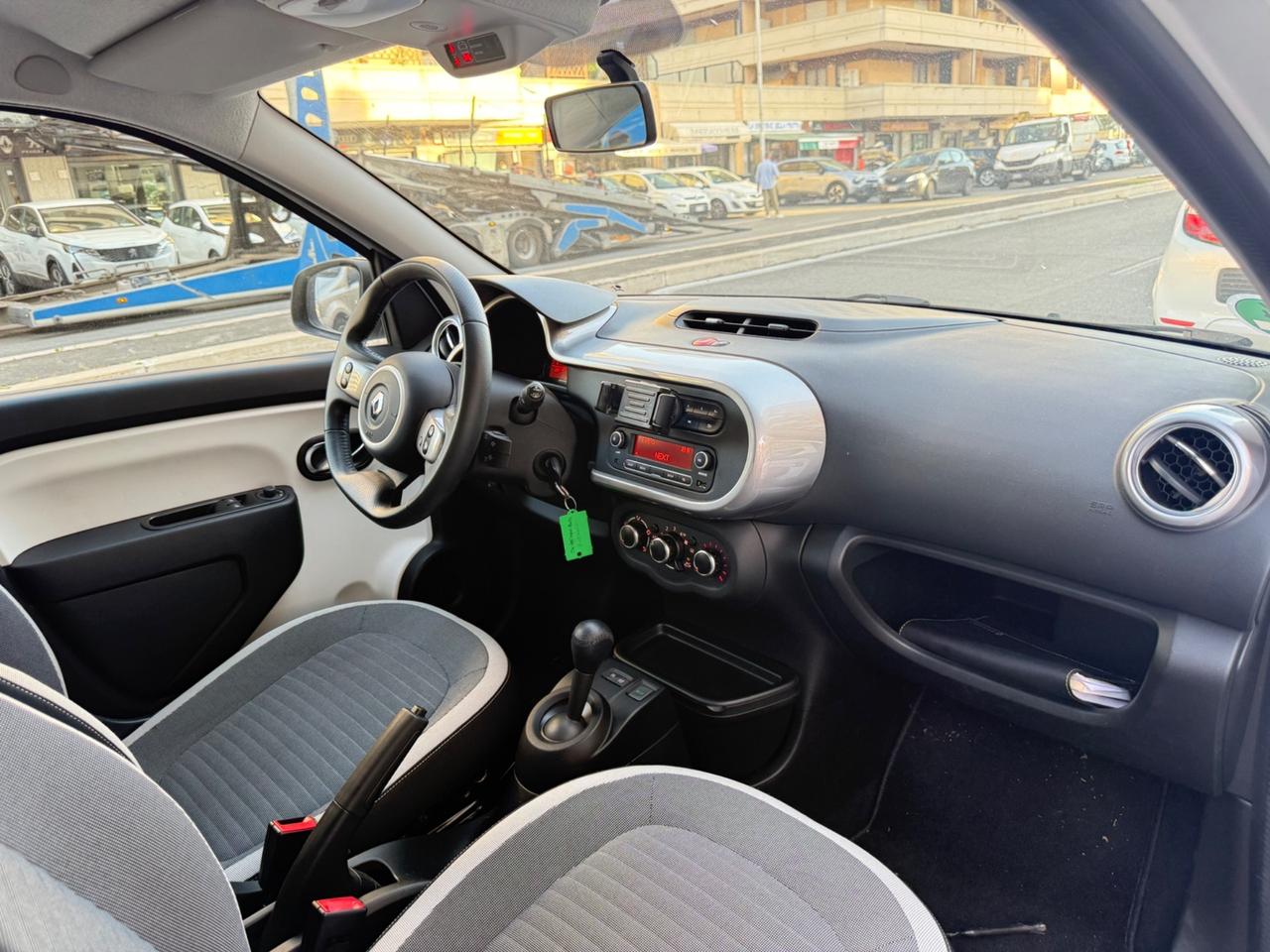 Renault Twingo LIMITEED C.AUTOMATICO PDC BLUETOOTH CERCHI 16