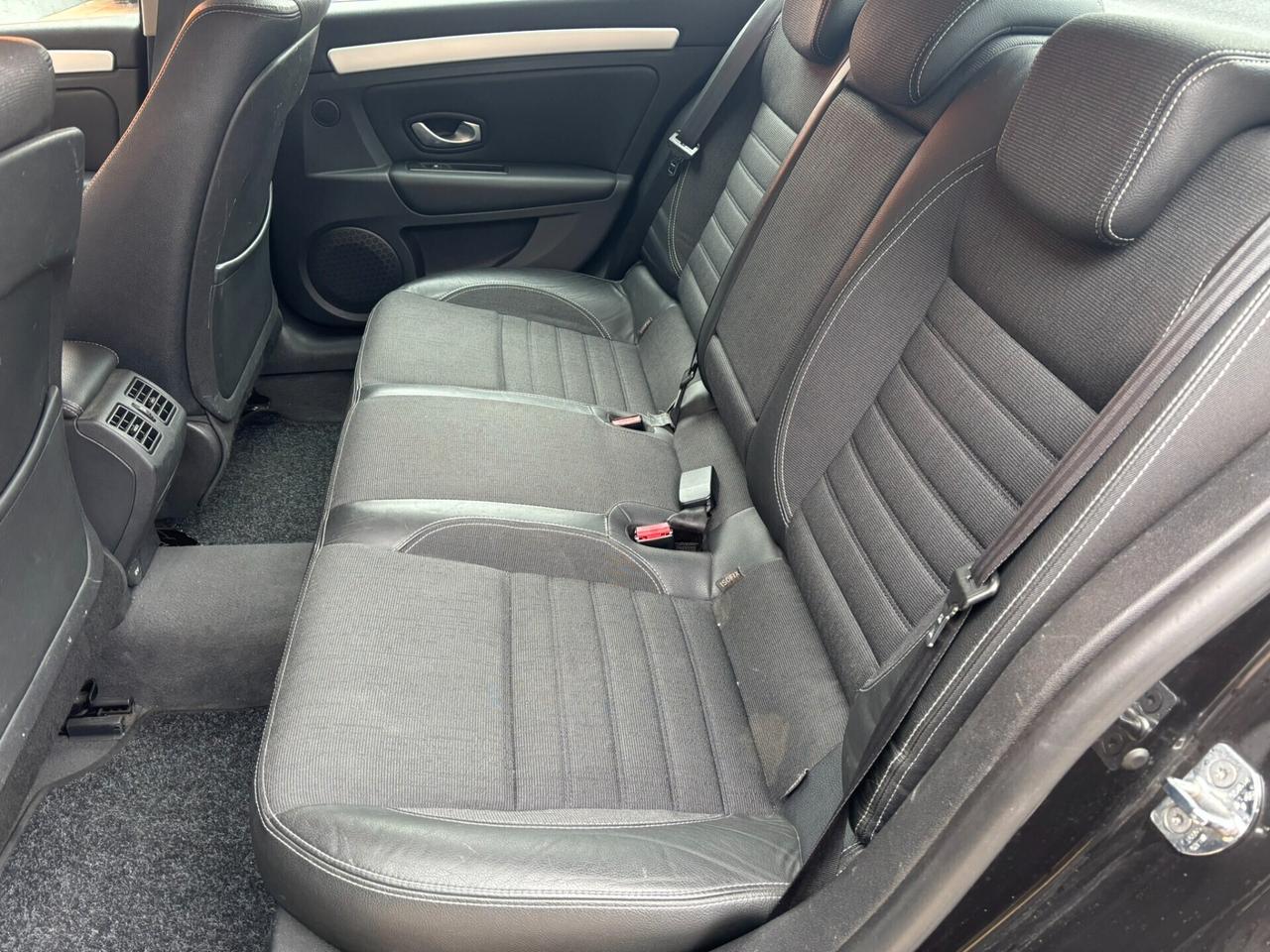 Renault Laguna 2.0 16V Initiale