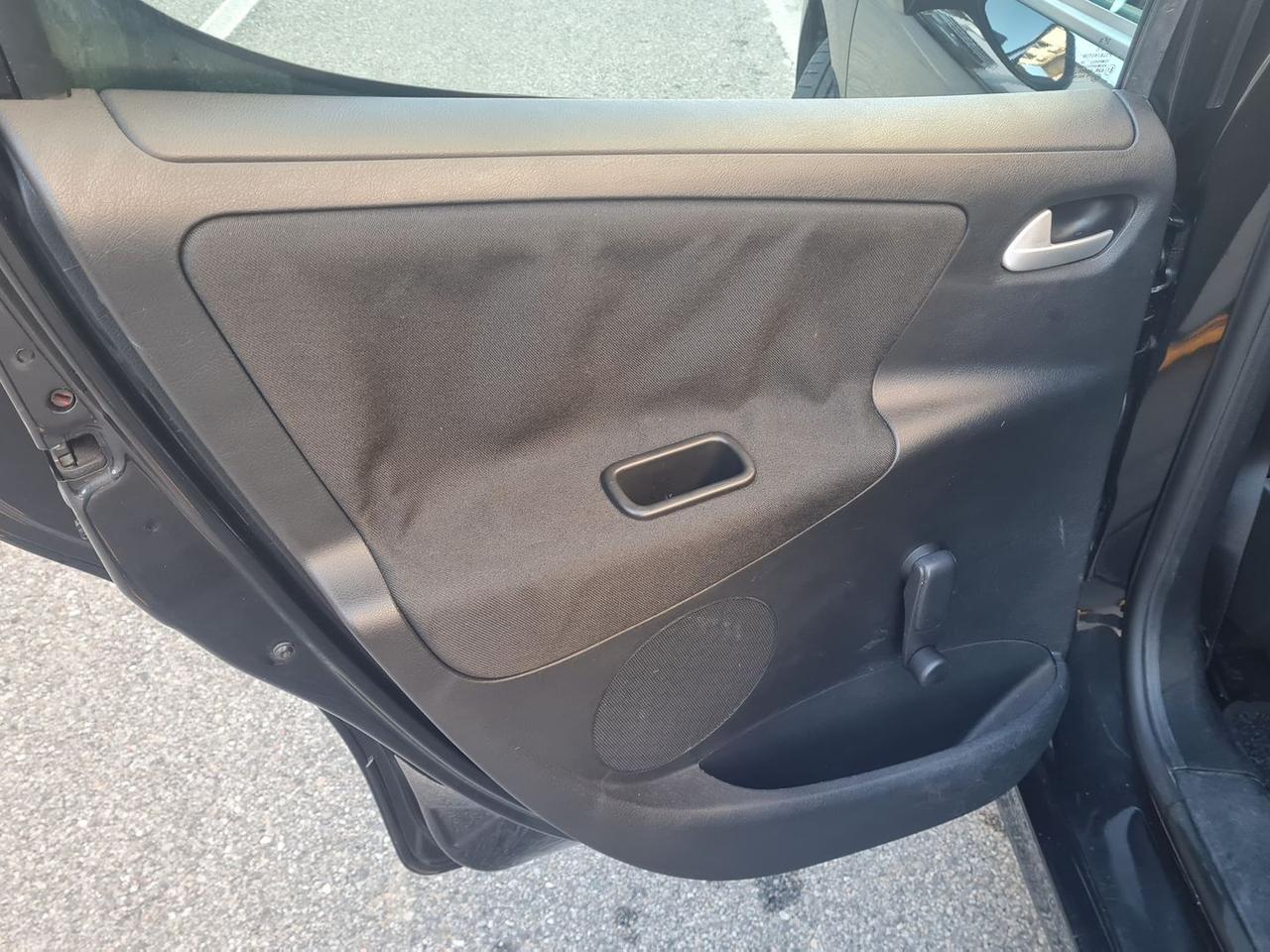 Peugeot 207 1.4 HDI FAP 70 X-Line #8141