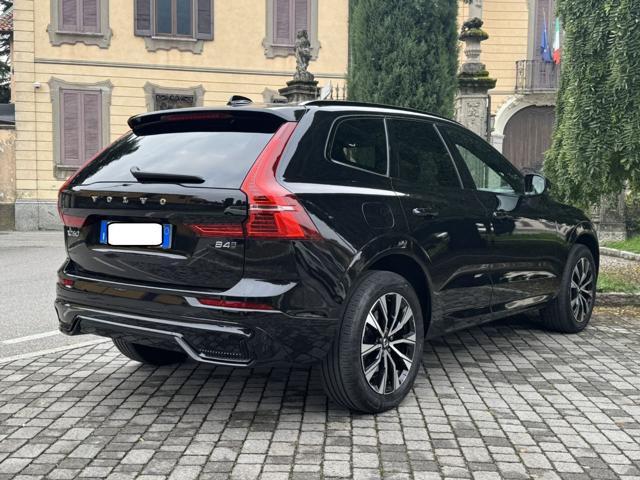 VOLVO XC60 B4 (d) AWD automatico Plus Dark