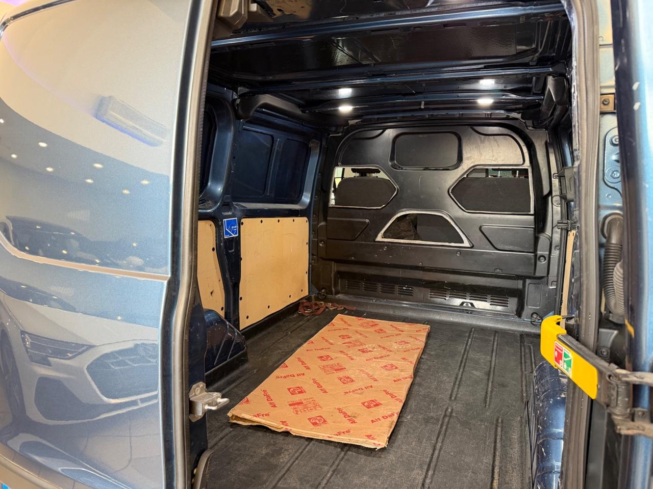 Ford Transit Custom 300 2.0 EcoBlue + IVA