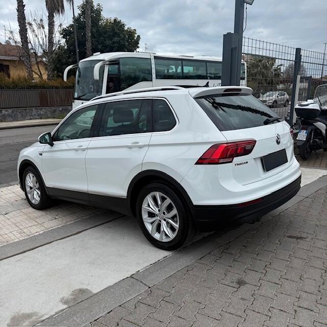 Volkswagen Tiguan 2.0 TDI SCR DSG R-LINE