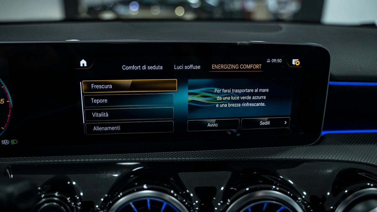 Mercedes-benz A 180 D PREMIUM PLUS AMG 19" TETTO PACK LUCI MULTIBEAM FULL OPTIONAL
