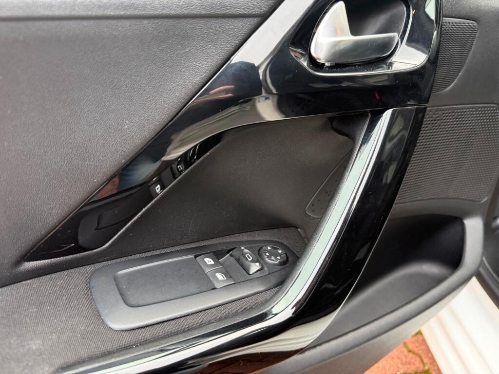 Peugeot 208 BlueHDi 100 S&S 5 porte Van Active