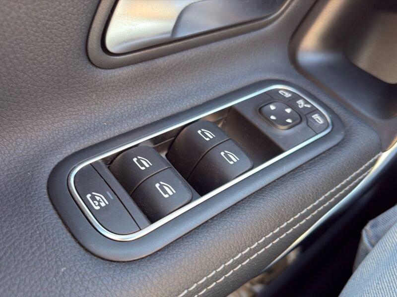 Mercedes-Benz Classe A A 180 d Progressive Advanced