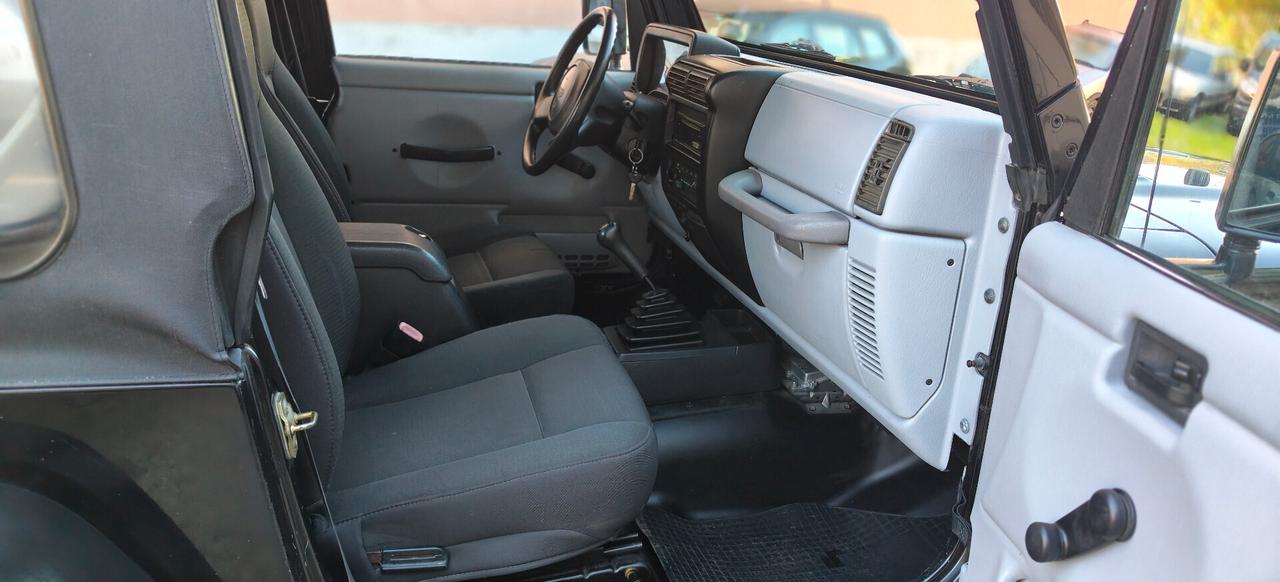 Jeep Wrangler 2.5 Soft top 4 posti