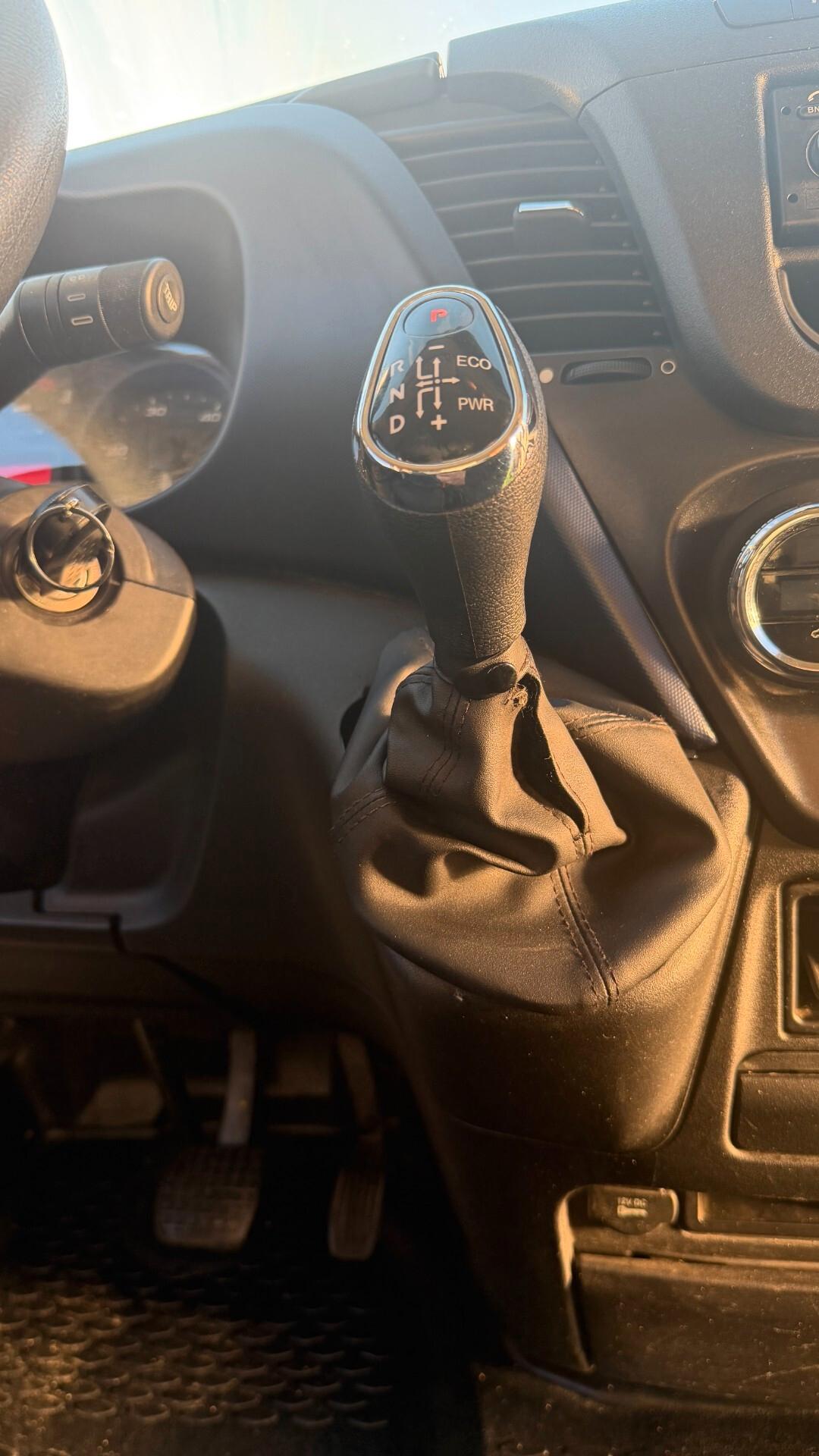 Iveco Daily CAMBIOAUTO MATICO 35S14 2.3 HPT PLM Cabinato