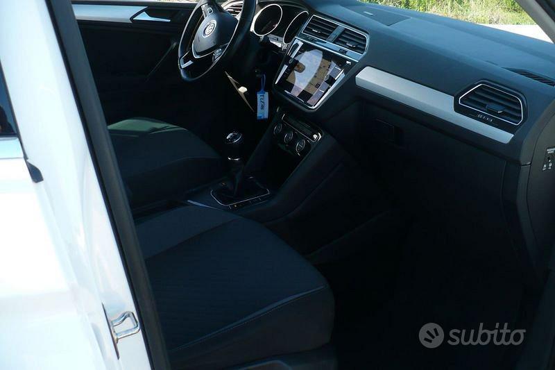 Volkswagen Tiguan 2.0 TDI SCR Business BlueMo...