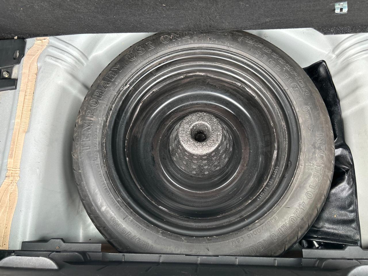 Toyota Yaris 1.0 5 porte Sol