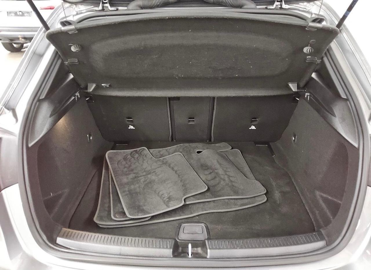 Mercedes-benz A 200 Benzina Automatic AMG Line