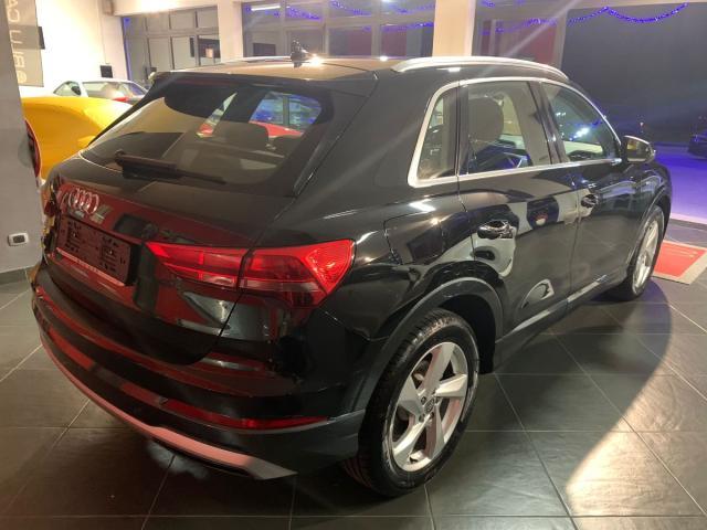 AUDI - Q3 - 35 TDI S tronic Business Advanced