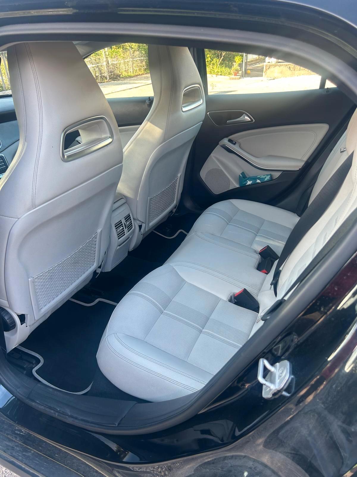 Mercedes-benz GLA 200 180 d Automatic Premium