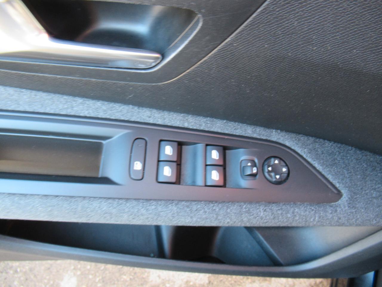 Peugeot 3008 BlueHDi 130 S&S Business