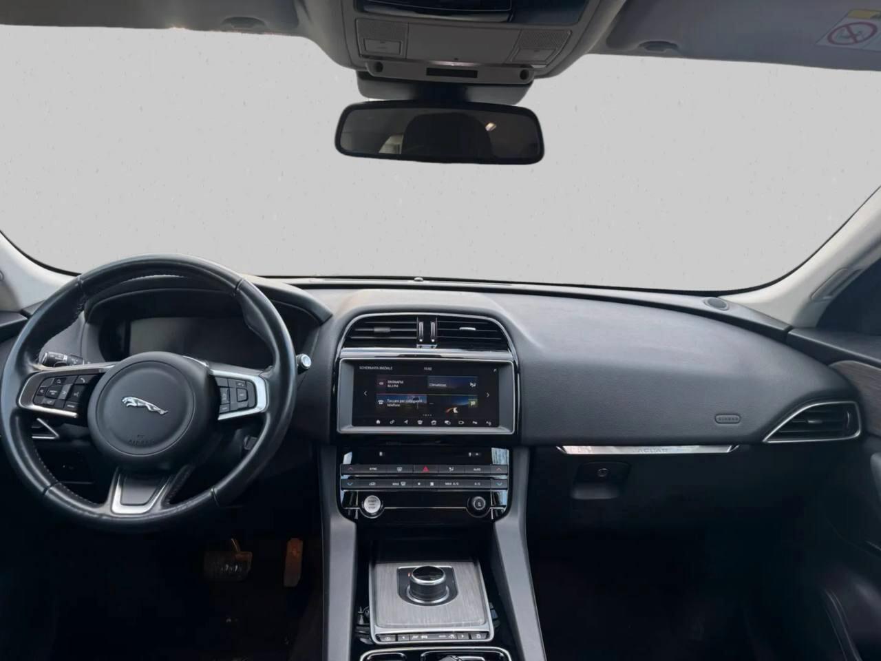 Jaguar F-Pace 2.0 D 180 CV AWD Prestige 12/2017