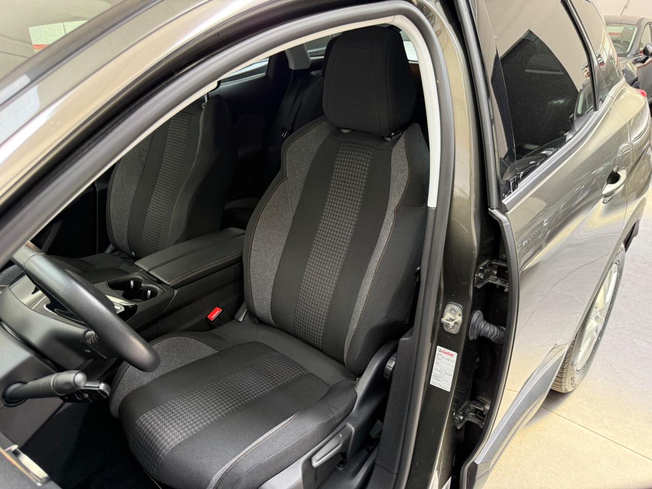 Peugeot 3008 PureTech Turbo 130 S&S EAT8 Active