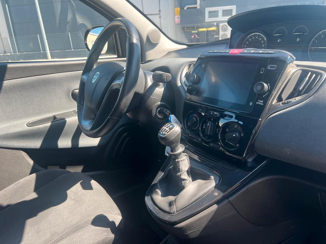 Lancia Ypsilon 1.0 FireFly 5 porte S&S Hybrid 2023