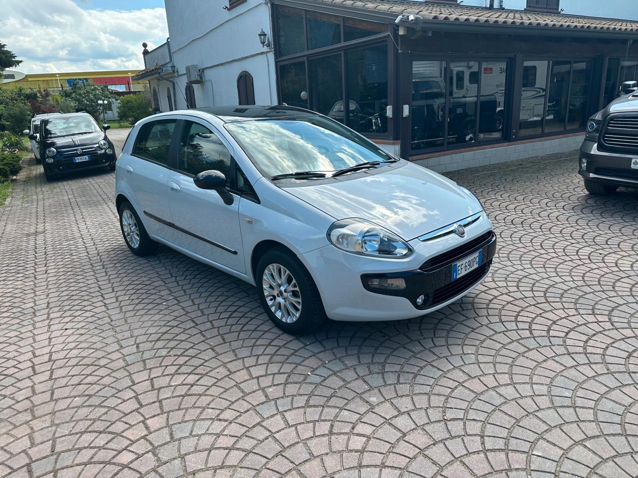 FIAT PUNTO 1.2 EVO BENZINA IDONEA PER NEOPATENTATI BELLISSIMA UNIPROPRIETARIO PERMUTABILE