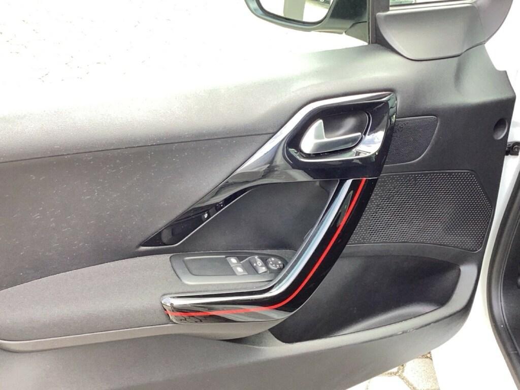 Peugeot 208 5 Porte 1.2 PureTech Signature