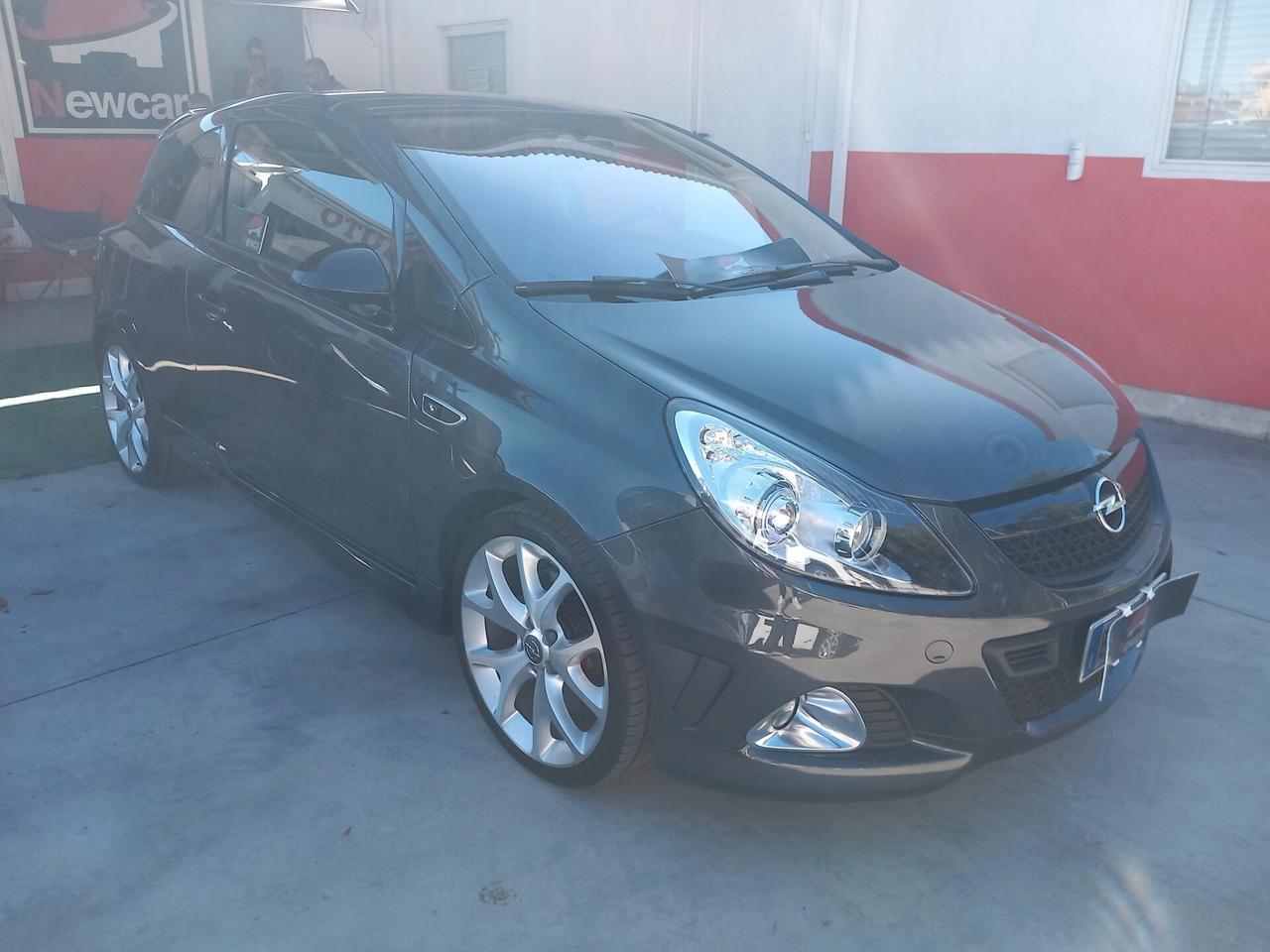 Opel Corsa 1.6 T 192CV 3 porte OPC TENUTA IN AMNIERA MANIACALE PARI AL NUOVO