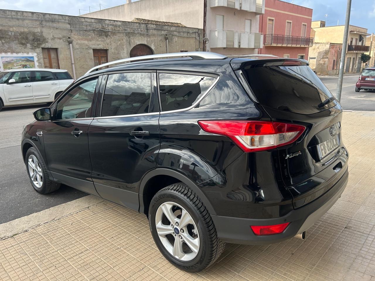 Ford Kuga 2.0 TDCI 120 CV S&S 2WD Titanium