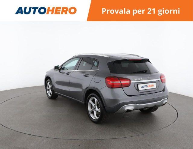 MERCEDES-BENZ GLA 200 d Automatic Sport
