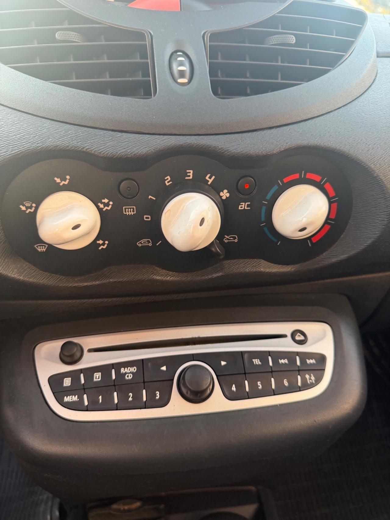 Renault Twingo 1.2 16V Etoile