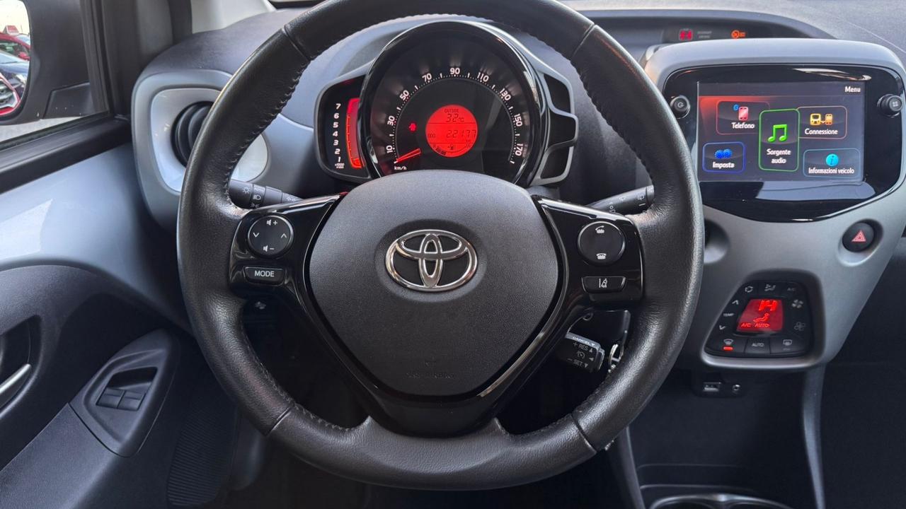 Toyota Aygo Connect 1.0 VVT-i 72 CV 5 porte x-cool MMT