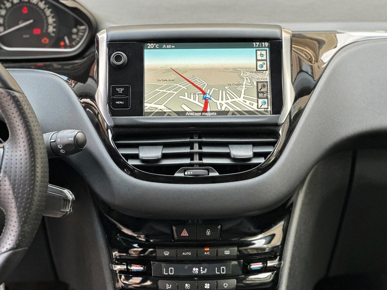 Peugeot 208 1.2 VTi CV 82 OK neopatentati