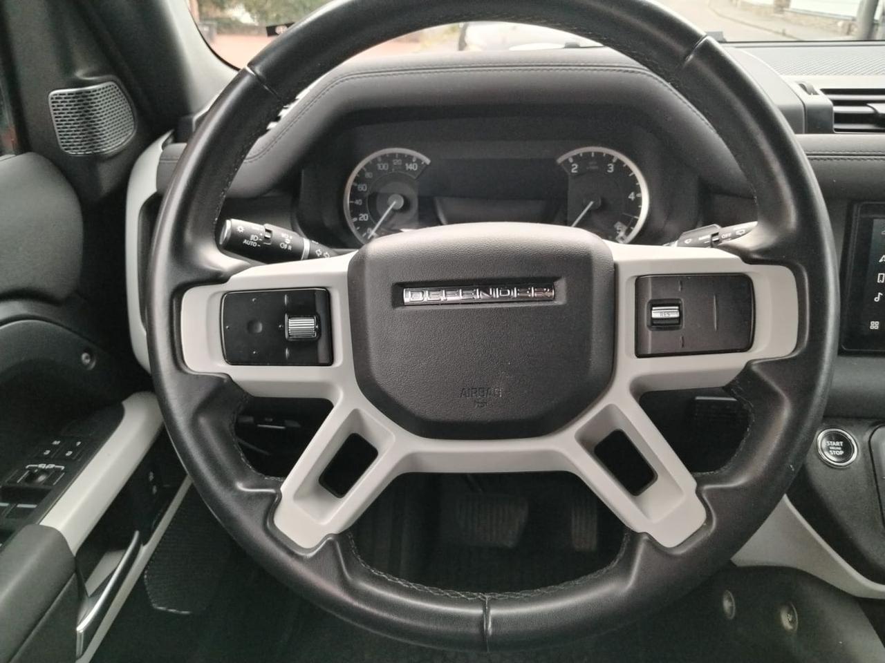 Land Rover Defender SE D 200 MHEV