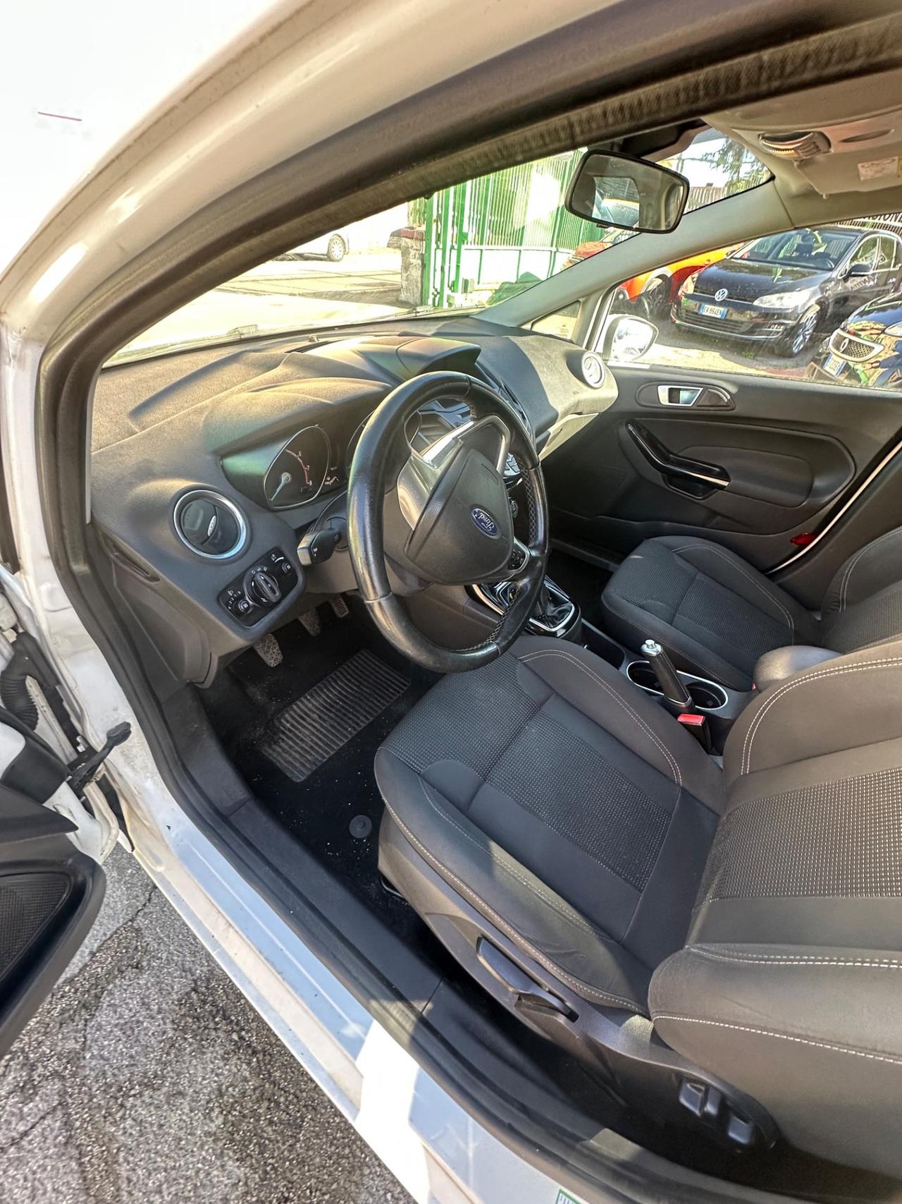 Ford Fiesta 1.2 60CV 5 porte Black & White Edition