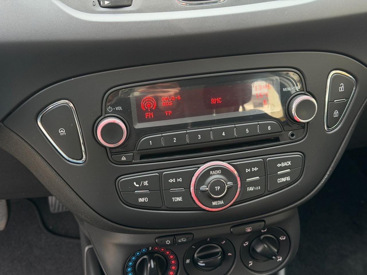 OPEL CORSA 1.4cc 90Cv Benzina Manuale Gancio Traino